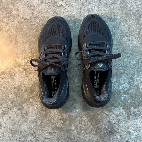 Adidas Ultraboost 22 Triple Black Running Shoes Women's 8.5 (Men's 7) GX5587 - Picture 5 of 10